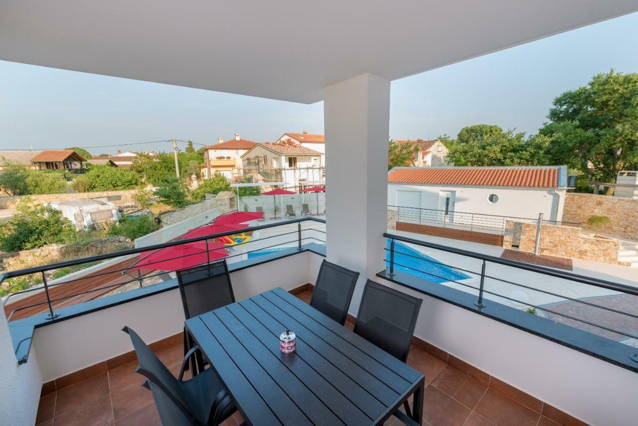 Villa Anja 1St Floor Peroj Exterior foto